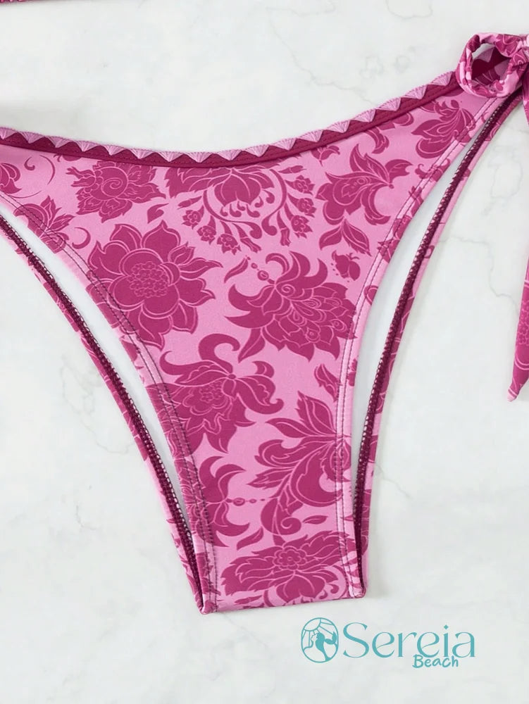 Biquini com Estampa Floral e Amarração Lateral Biquini com Estampa Floral e Amarração Lateral