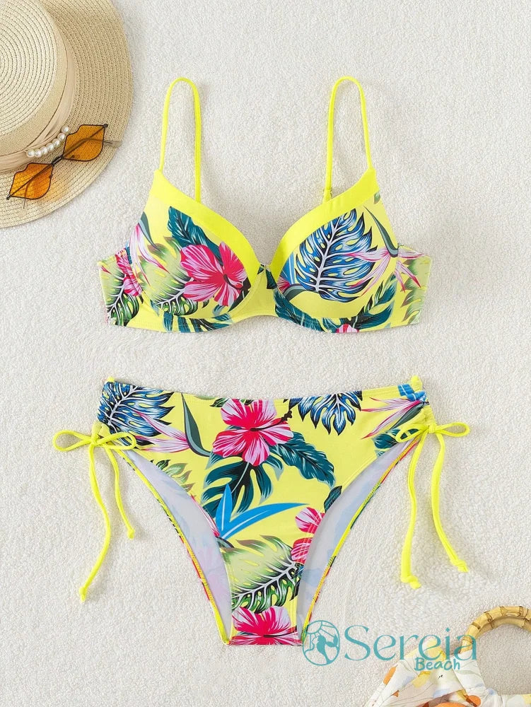 Biquini com Estampa Floral e Laterais Ajustáveis Biquini com Estampa Floral e Laterais Ajustáveis