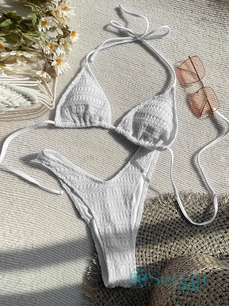 Biquíni Crochê com Top Triângulo e Calcinha Tanga Biquíni Crochê com Top Triângulo e Calcinha Tanga
