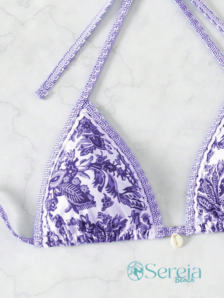 Conjunto de Biquíni com Estampa Azul e Saia Pareô Conjunto de Biquíni com Estampa Azul e Saia Pareô
