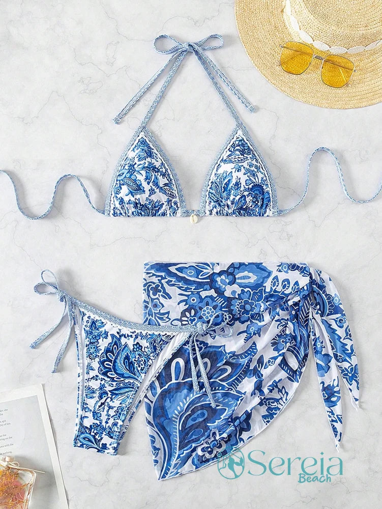 Conjunto de Biquíni com Estampa Azul e Saia Pareô Azul e Branco / P Conjunto de Biquíni com Estampa Azul e Saia Pareô