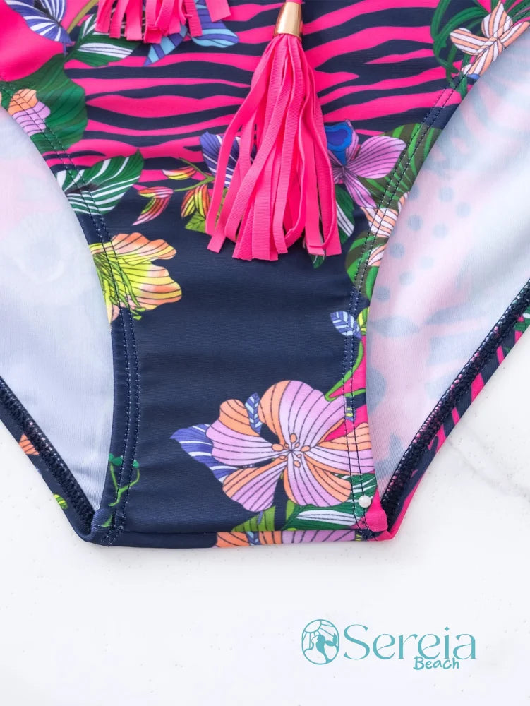 Maiô Estampado com Recortes Laterais e Cordão Frontal Maiô Estampado com Recortes Laterais e Cordão Frontal