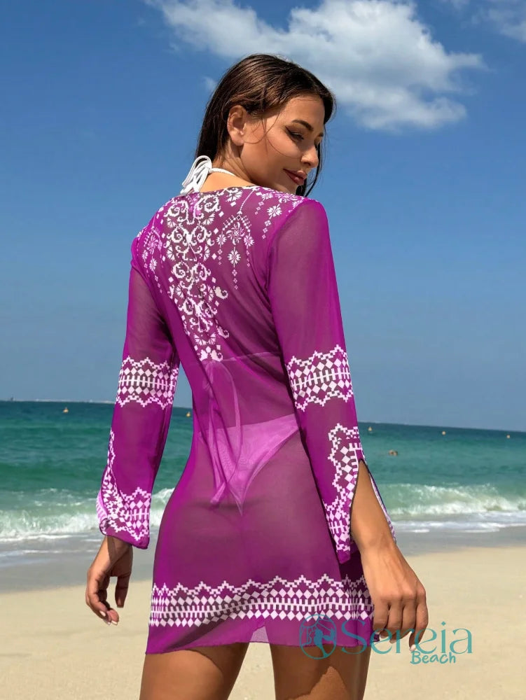 Saída de Praia Bordada com Manga Longa e Cordão Decorativo Saída de Praia Bordada com Manga Longa e Cordão Decorativo